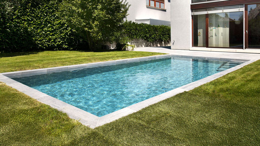 Construction piscine skimmer traditionnelle en béton armé - Canton de Vaud