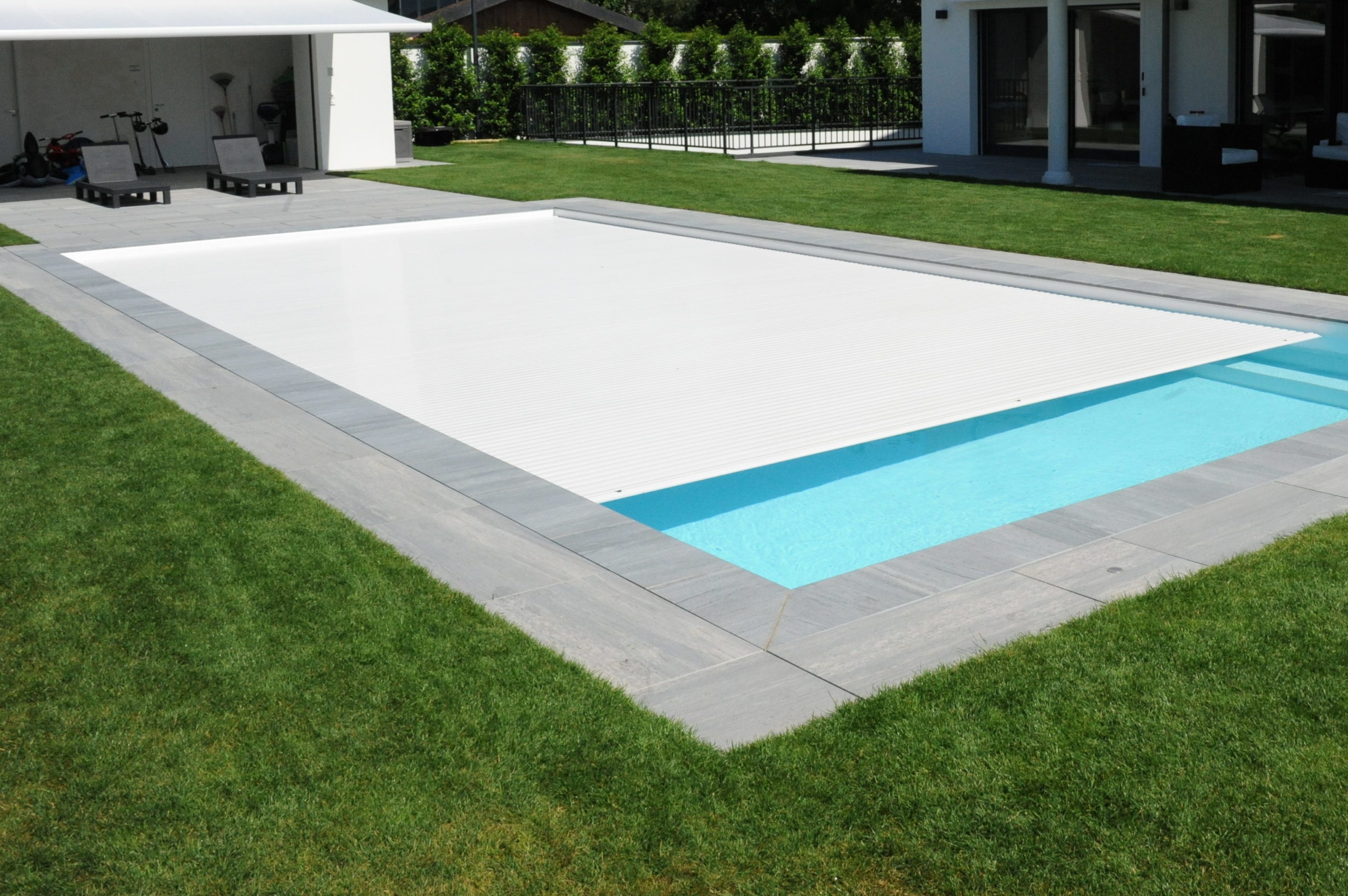 Couverture de piscine en pvc blanc