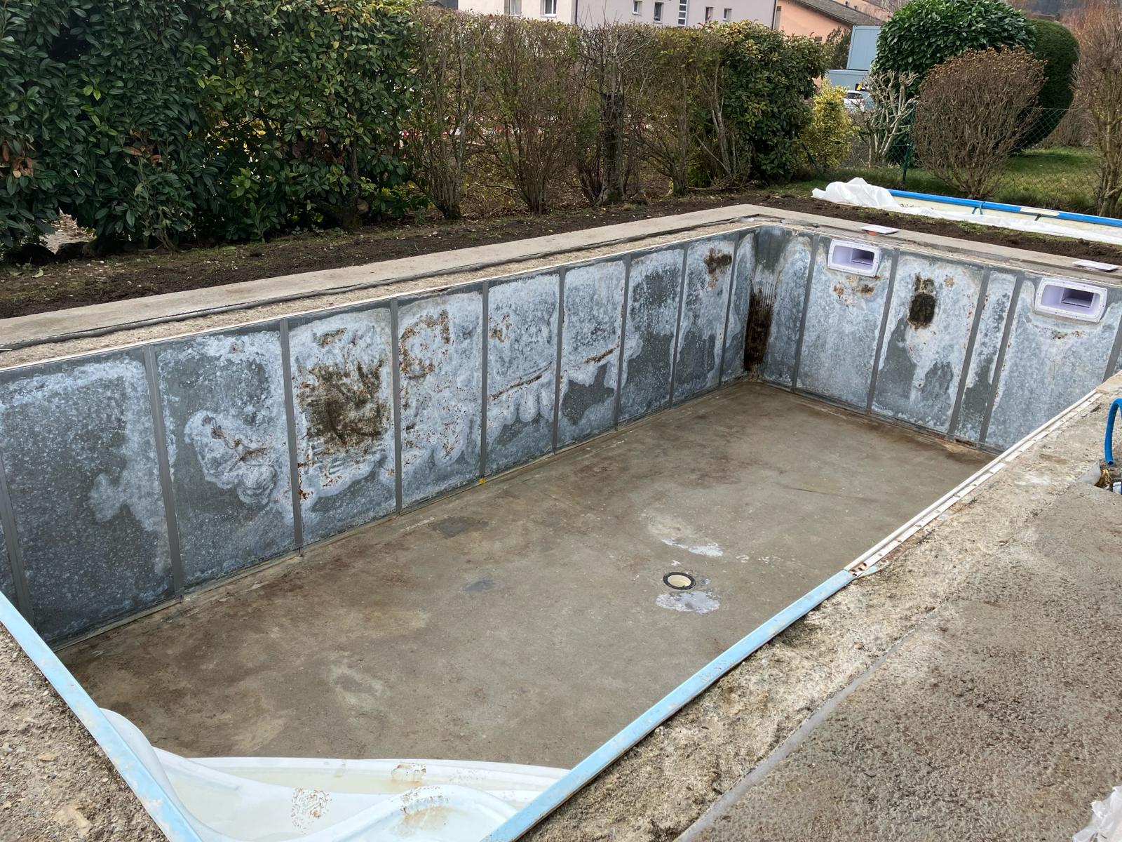 R&eacute;novation piscine PVC arm&eacute; : AVANT