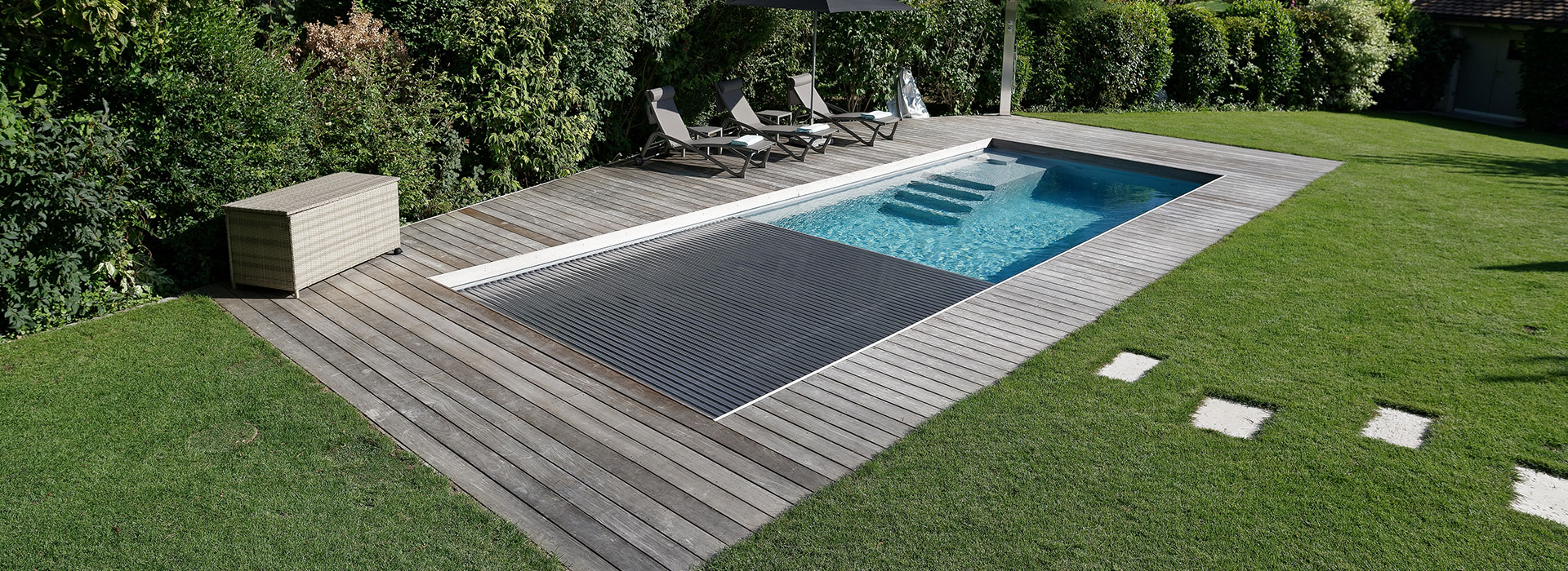 Equipement de piscine : couverture automatique à Genève