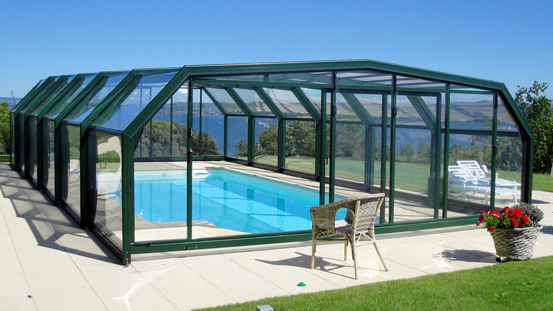 Abri de piscine haut Classic Europa espace de vie couvert Suisse