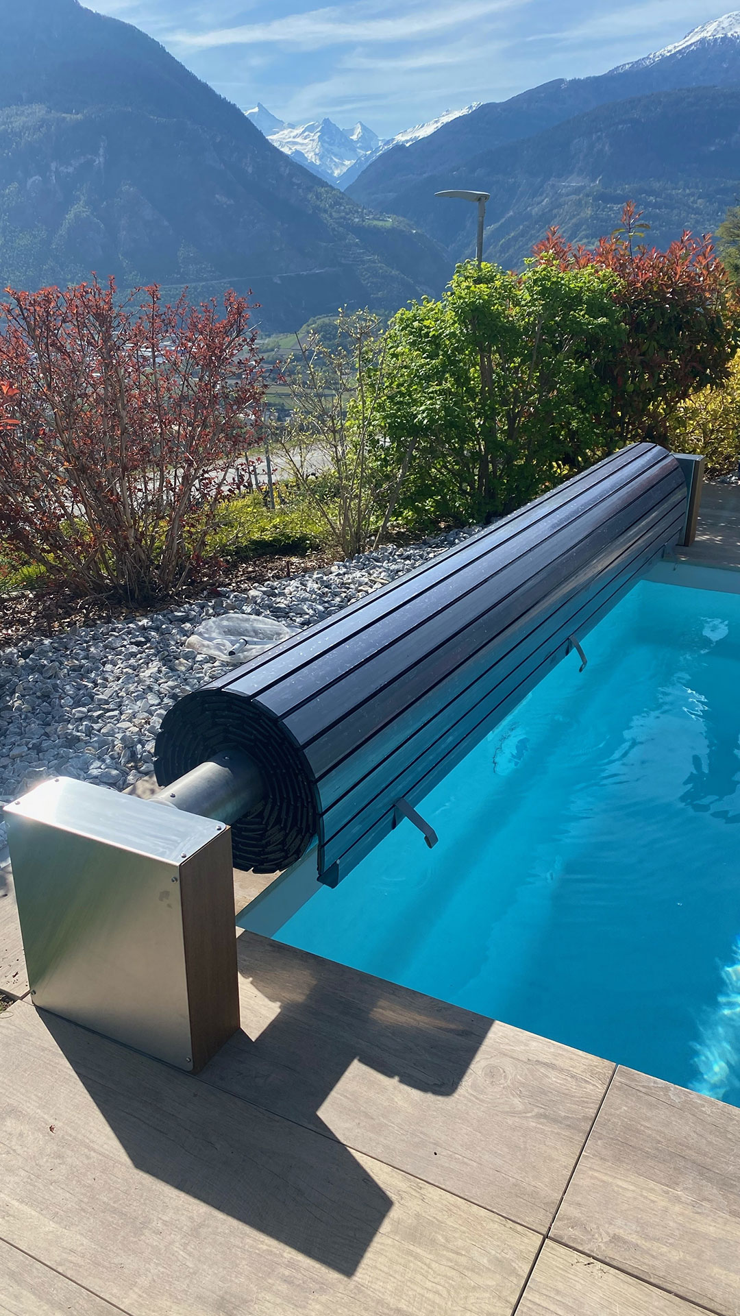 Comparatif volet hors sol immergé piscine avantages installation